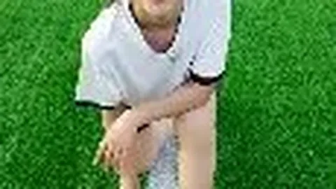 《意外曝光！邵佳一直播看电脑，竟收到超700条神秘资讯，官方预告成谜？》