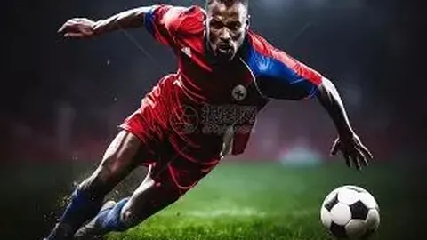 《罗马诺独家揭秘：阿贾克斯力邀富安健洋短期试训，未来之星或续约潜力无限》